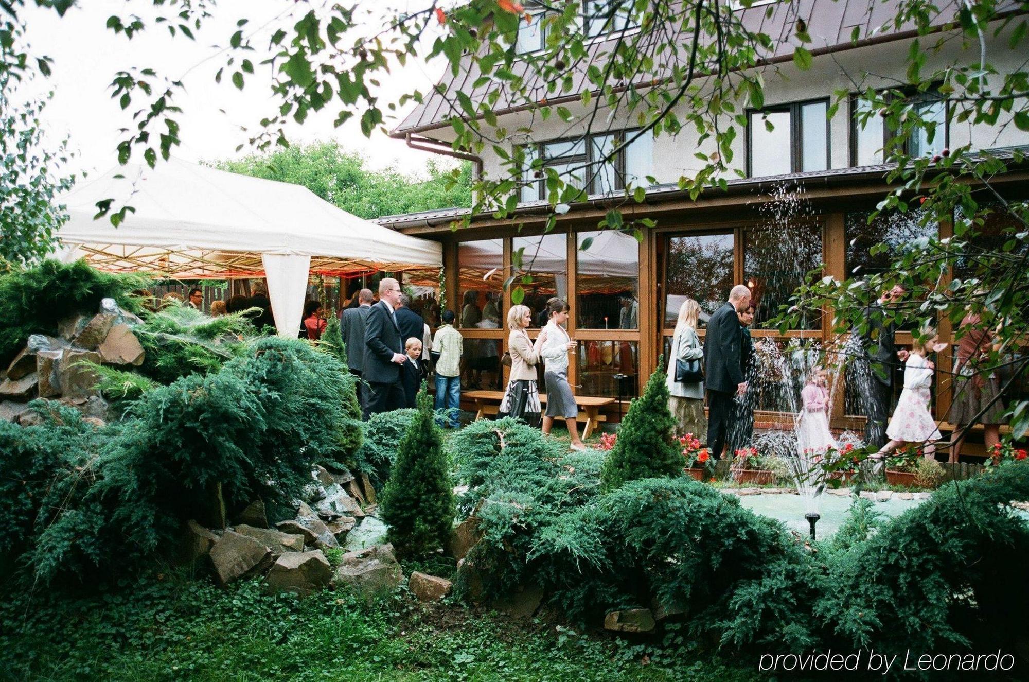 Hotel Bona Краков Экстерьер фото